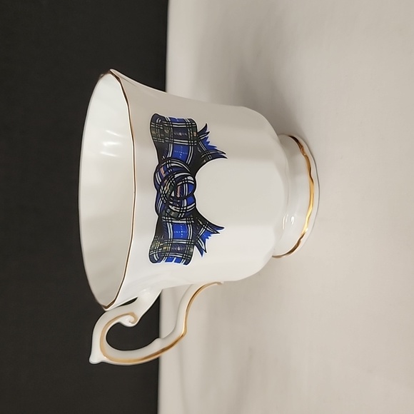 Elizabethan Bone China Tea Cup and Saucer Nova Scotia - Picture 6 of 7